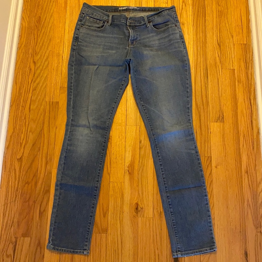 Mid-rise jeans
